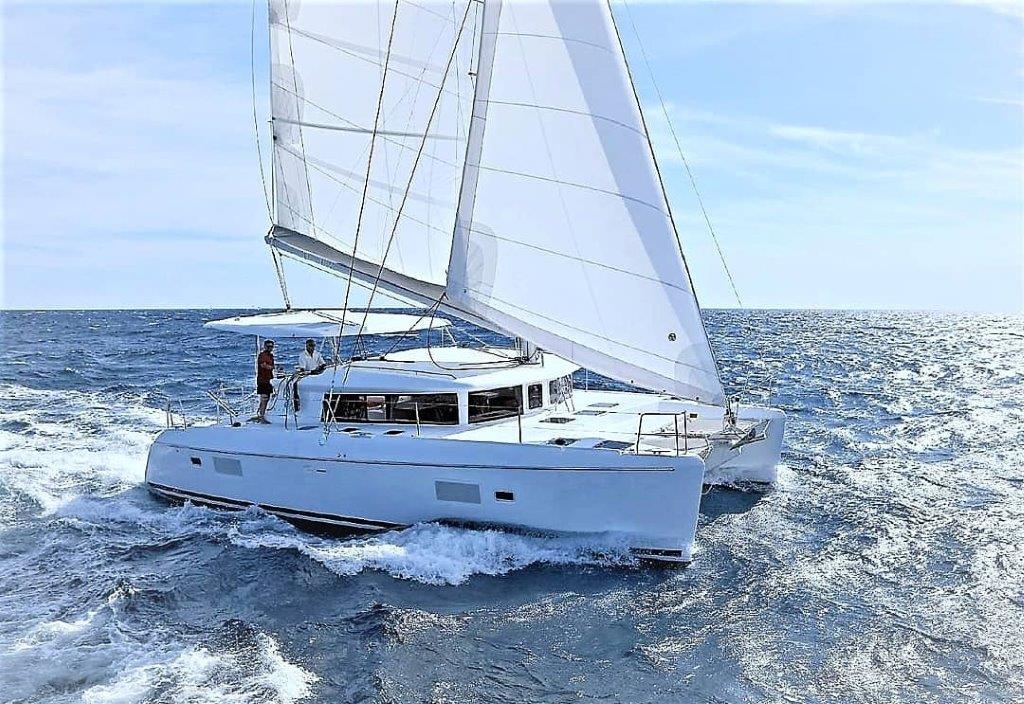 Catamaran Laggon 420 in Cyprus