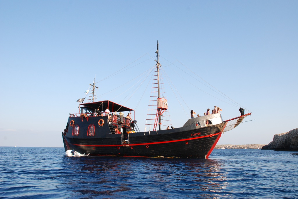 Pirate yacht Flisvos