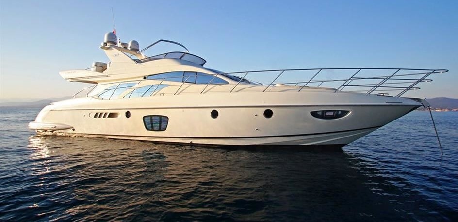 Yacht Azimut 62 for private charters in Limassol